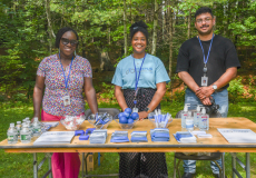 Tempus table with 3 staff